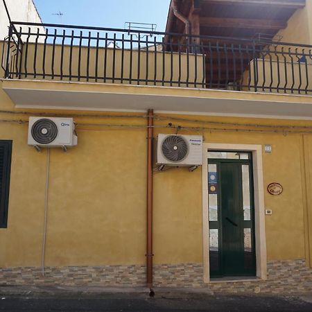 Casa Vacanza Il Ciliegio Noto Bagian luar foto